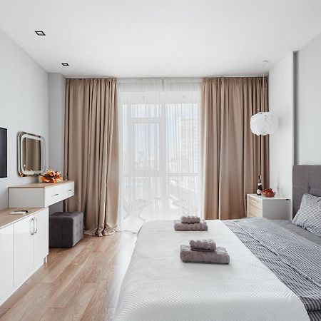 White Apartment In 12 Floor Odesa Exterior foto