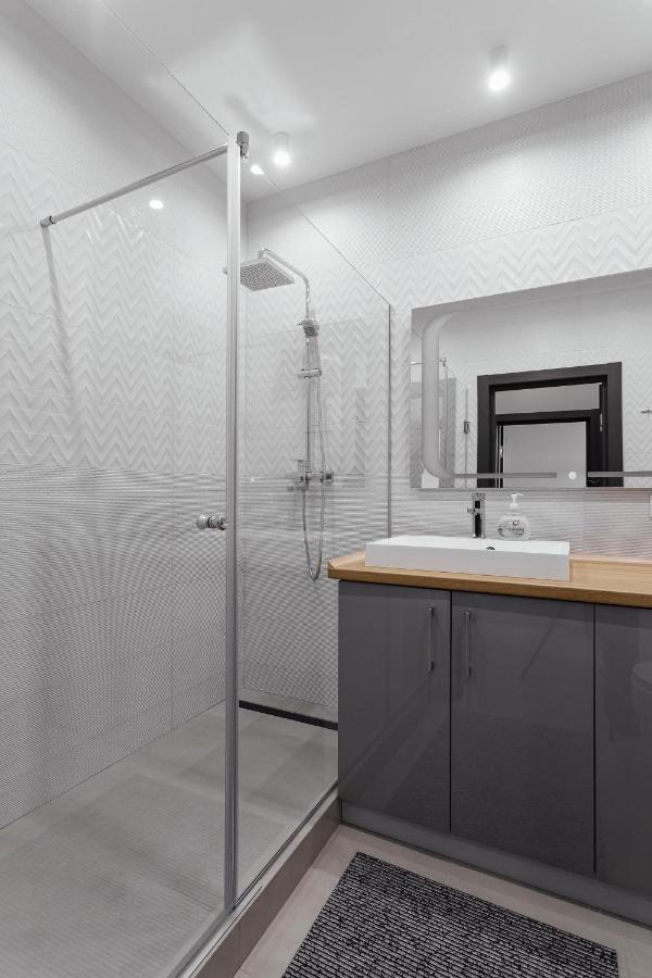 White Apartment In 12 Floor Odesa Exterior foto