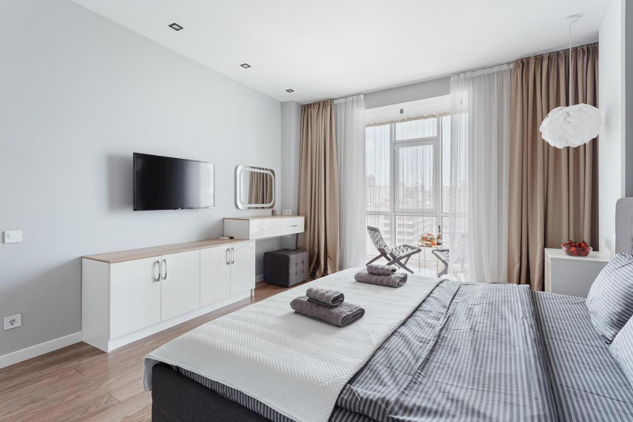 White Apartment In 12 Floor Odesa Exterior foto